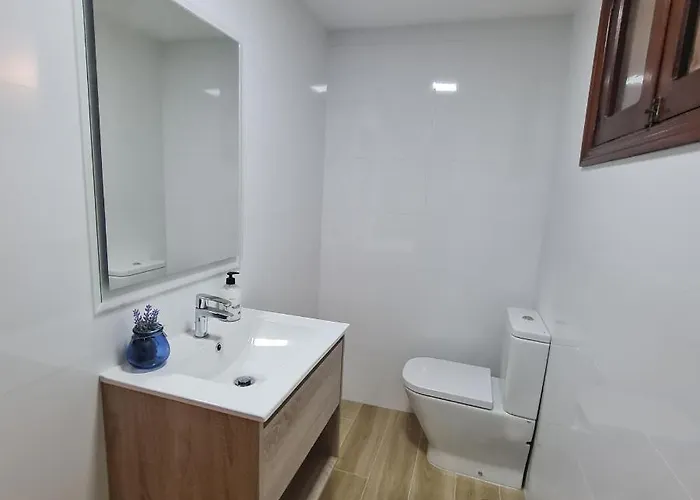 En Sanxenxo, Encima De La Playa Canelas *