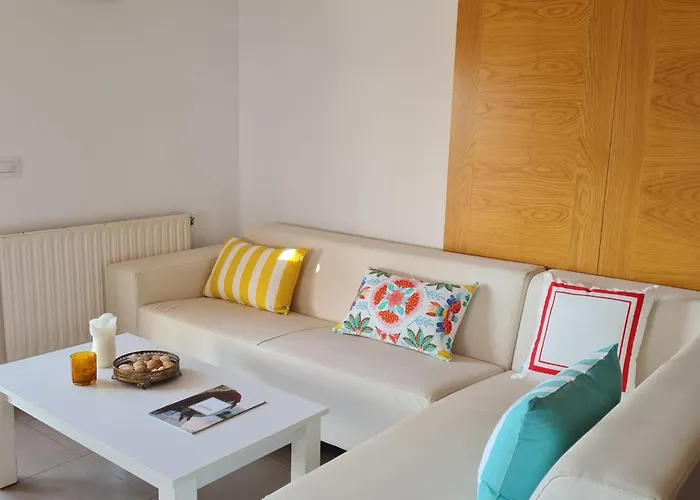 En Sanxenxo, Encima De La Playa Canelas * Sanxenxo