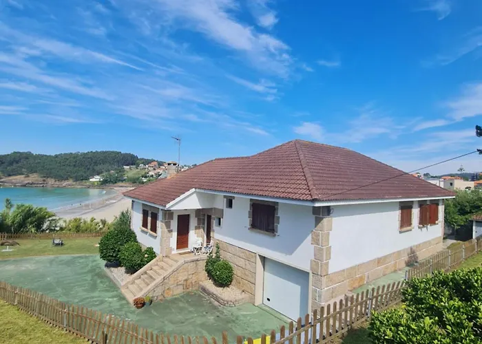 En Sanxenxo, Encima De La Playa Canelas * Sanxenxo